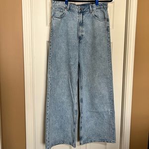 H&M Wide leg high waisted jean. New, unworn.